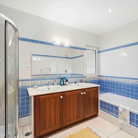 Quinta Do Verao 6br Sea Views Salt Pool & 12 Person Jacuzzi
