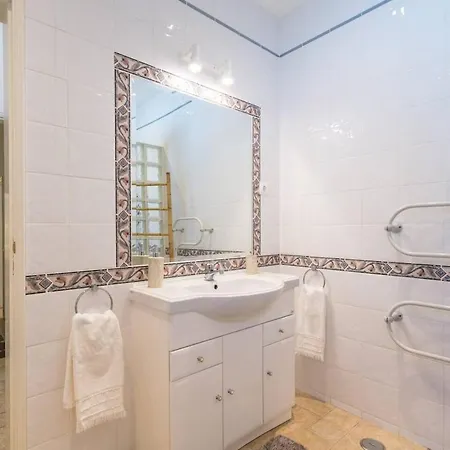 Quinta Do Verao 6br Sea Views Salt Pool & 12 Person Jacuzzi וילה לאגוּ‏ש