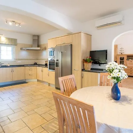 Quinta Do Verao 6br Sea Views Salt Pool & 12 Person Jacuzzi Villa *