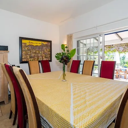 Villa Quinta Do Verao 6br Sea Views Salt Pool & 12 Person Jacuzzi *