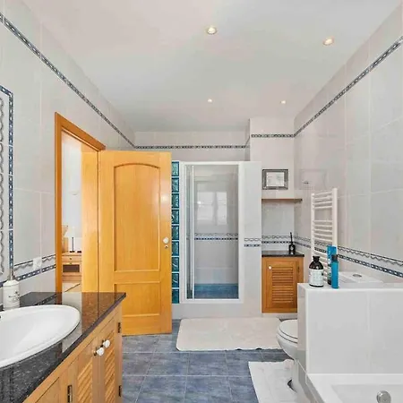 וילה Quinta Do Verao 6br Sea Views Salt Pool & 12 Person Jacuzzi לאגוּ‏ש