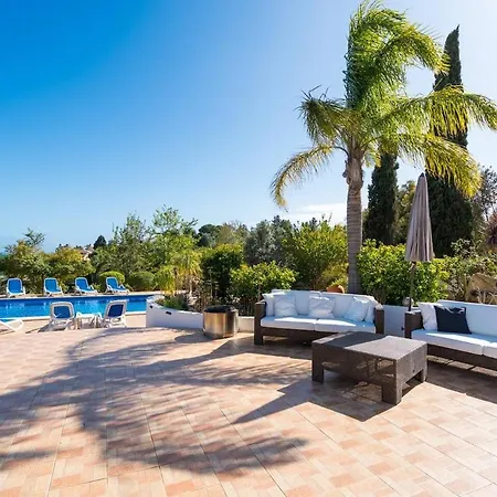 Quinta Do Verao 6br Sea Views Salt Pool & 12 Person Jacuzzi לאגוּ‏ש