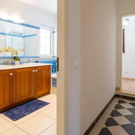 Quinta Do Verao 6br Sea Views Salt Pool & 12 Person Jacuzzi וילה